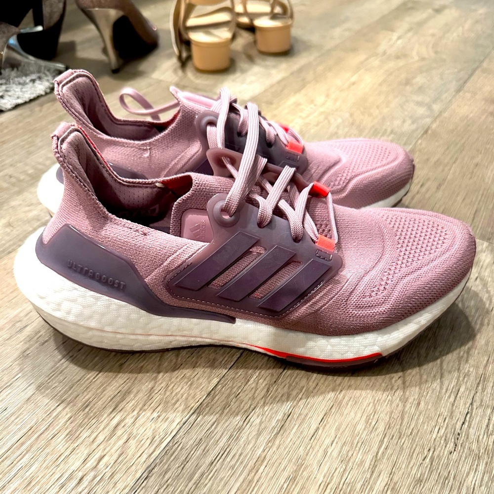 ***SOLD*** Adidas running sneakers